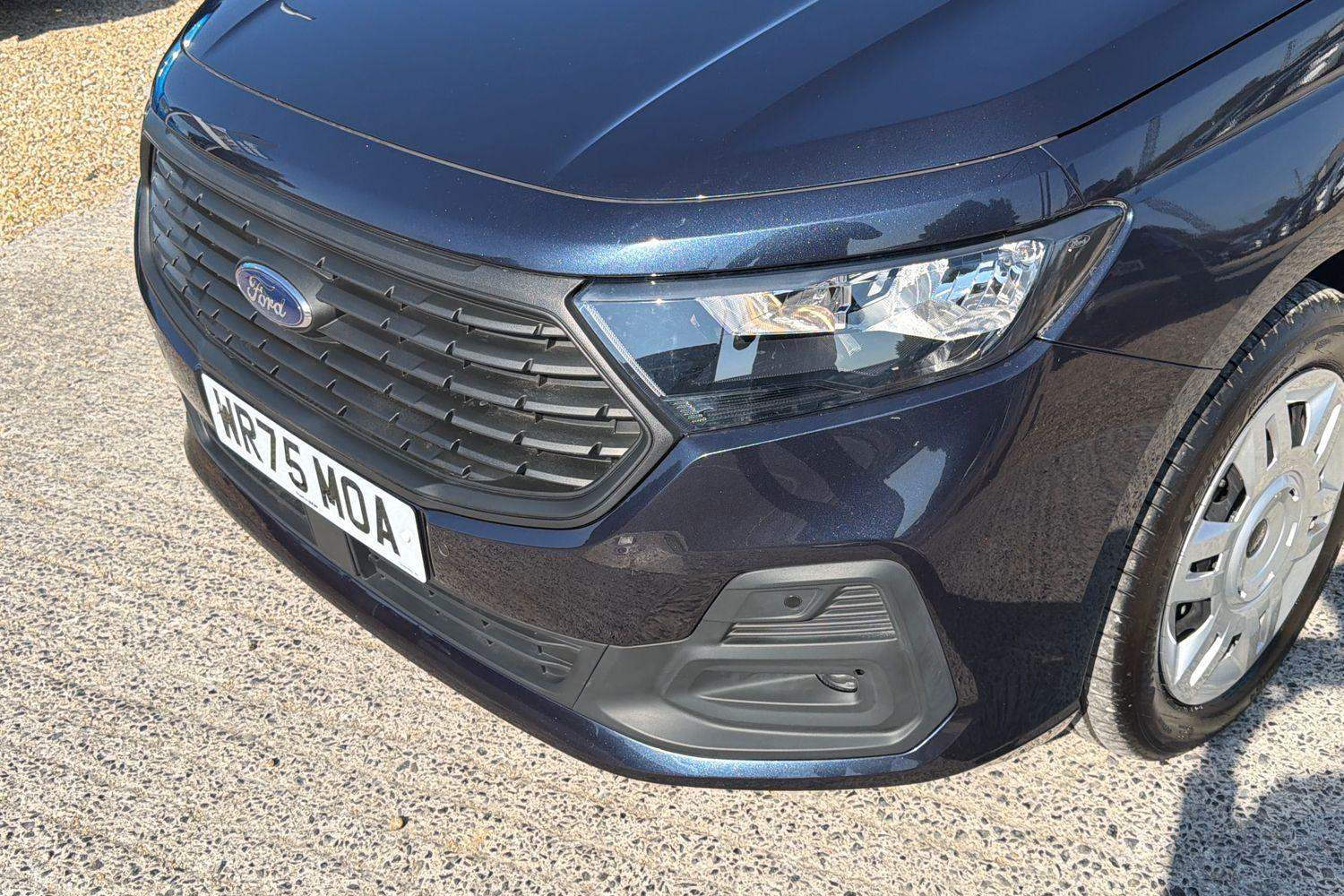 Ford TRANSIT CONNECT Photo 8