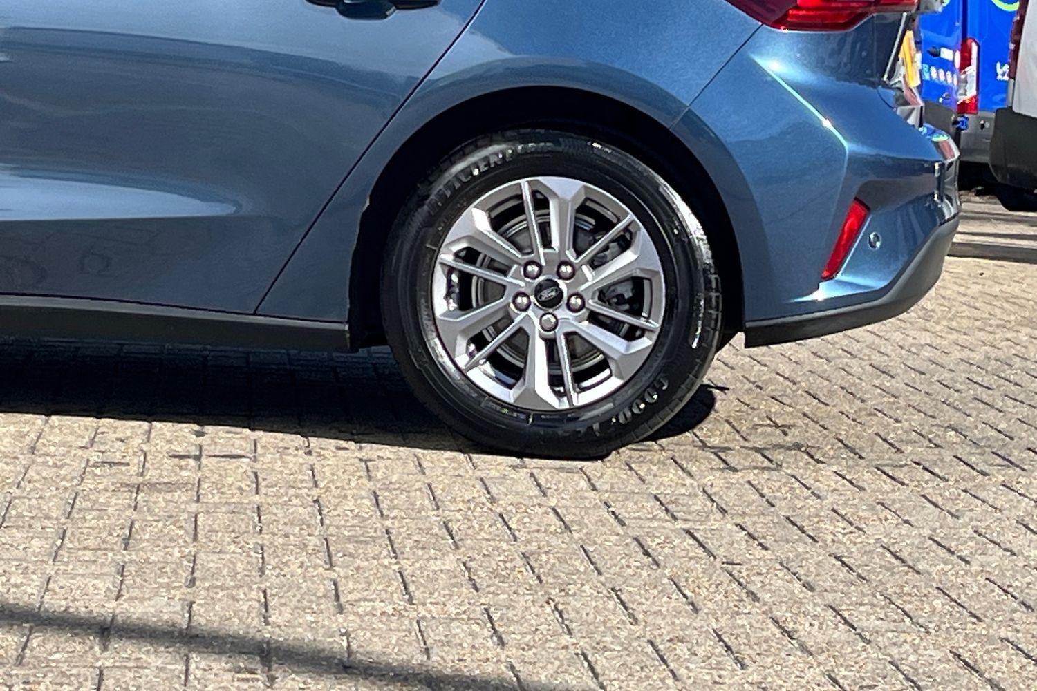 Ford Focus Photo 7