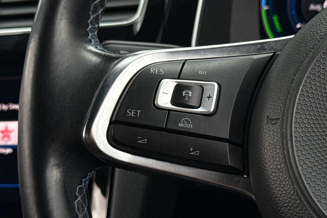 Volkswagen Golf Photo 16
