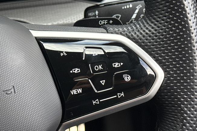 VOLKSWAGEN Golf Photo 17
