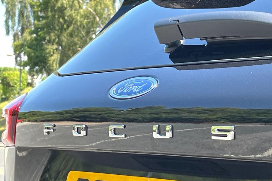 Ford FOCUS Photo autoimg-ae66ac10318fd70505207a26686ad4532f1f4dac.jpg