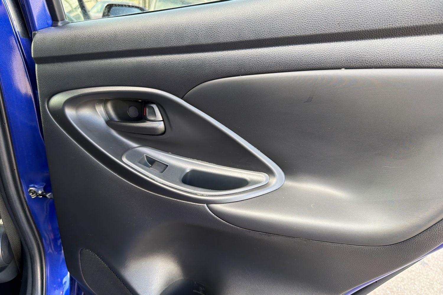 Toyota Yaris Photo 38