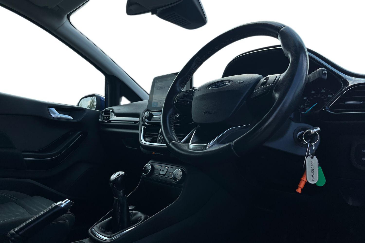 Ford Fiesta Photo 8