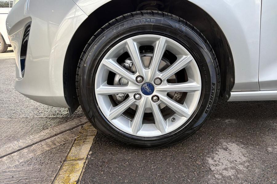 Ford FIESTA Photo autoimg-ae6b14a01af25aa3ea942f196fe723ce2c96dafa.jpg