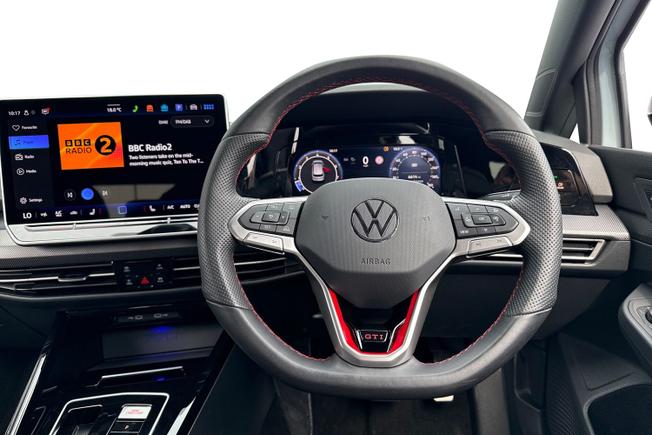 VOLKSWAGEN Golf Photo 11