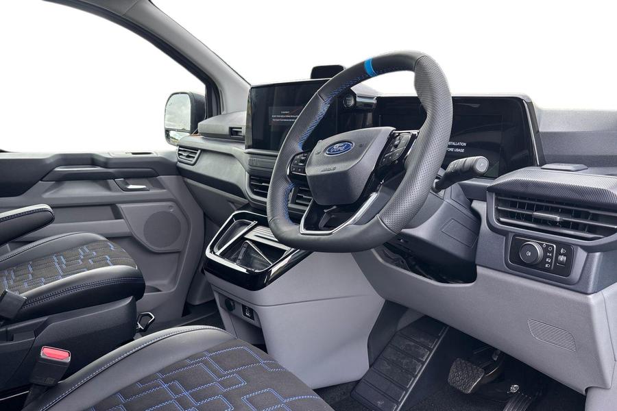 Ford TRANSIT CUSTOM Photo autoimg-ae6f6448e520f797f73d56dc95a3ce0b8fe46161.jpg