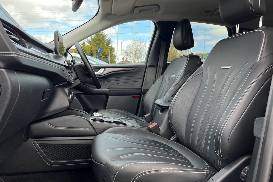 Ford Kuga Photo autoimg-ae724fc0a0e183de0ad859b5402470ae5ec76c36.jpg