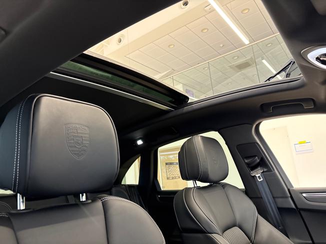 PORSCHE Macan Photo 28
