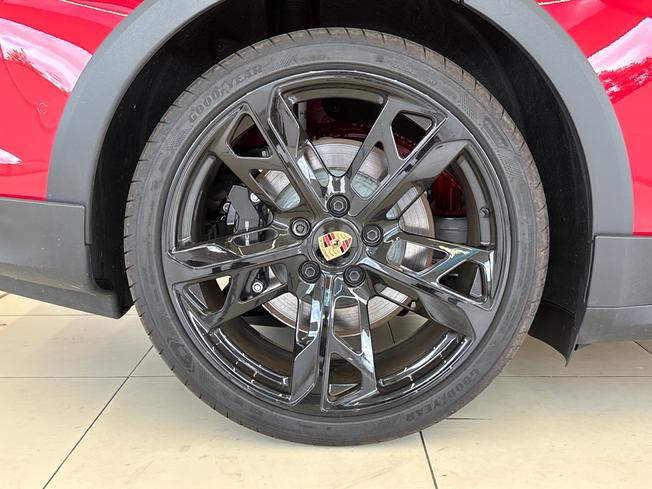PORSCHE Taycan Photo 25