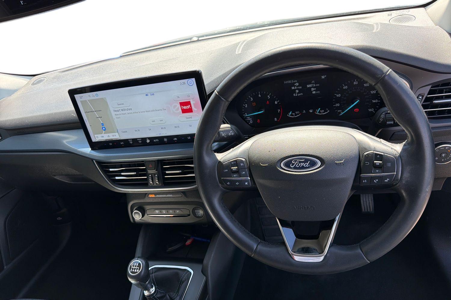 Ford FOCUS Photo 9