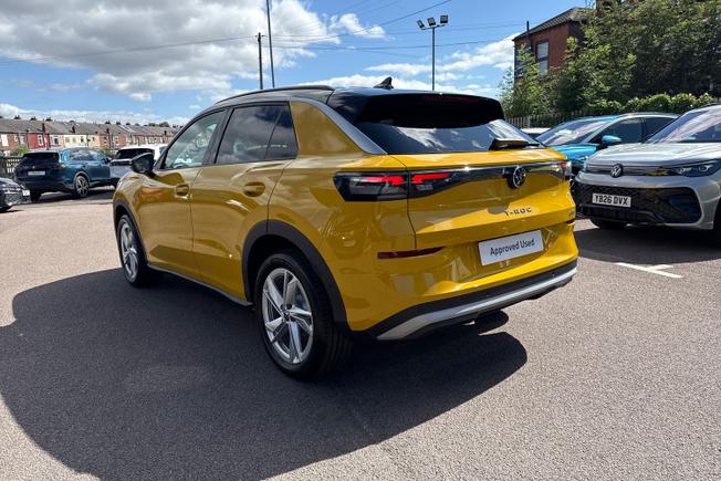 Volkswagen T-Roc Photo 23