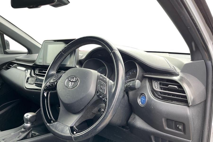 Toyota C-HR Photo autoimg-ae7da7eba35a5320190c55524910dad734481f3f.jpg