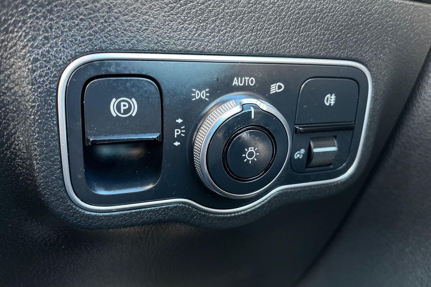 Mercedes-Benz GLA Photo 26