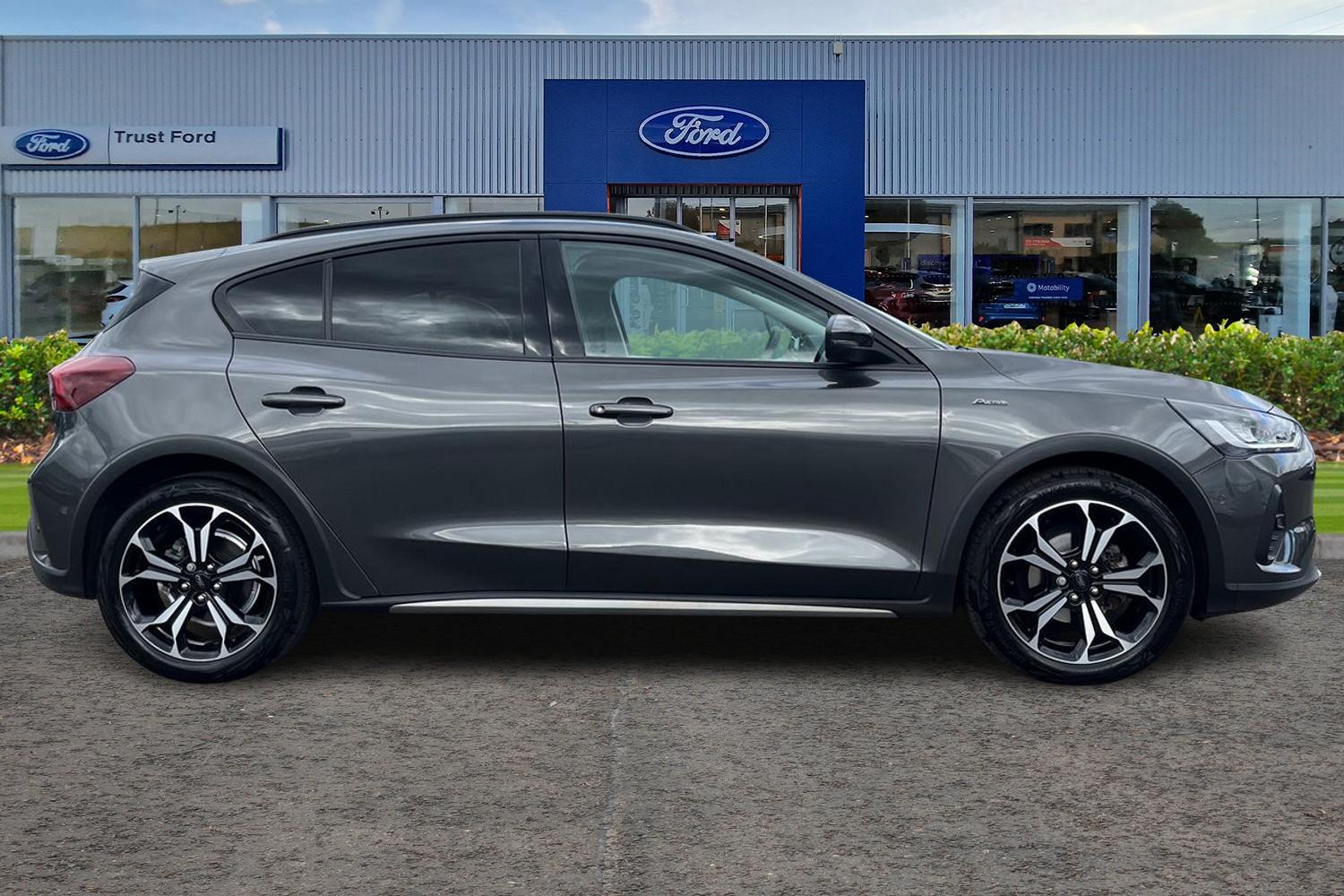 Ford FOCUS Photo 2