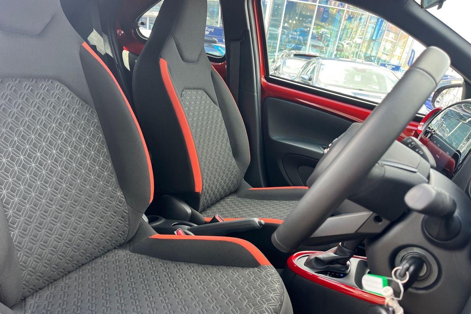 Toyota Aygo X Photo 16