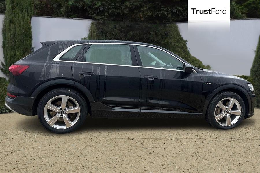 Audi E-TRON Photo autoimg-ae81b3056e12cd18654c5177eefec37560614265.jpg