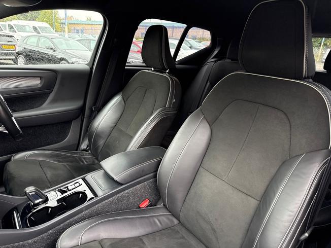VOLVO Xc40 Photo 24