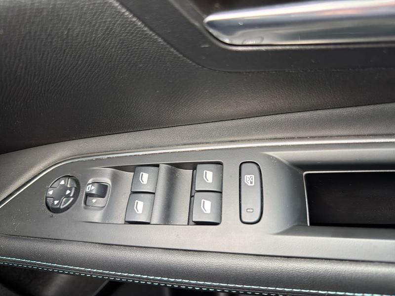 Used Peugeot 3008 YP71HYN 24