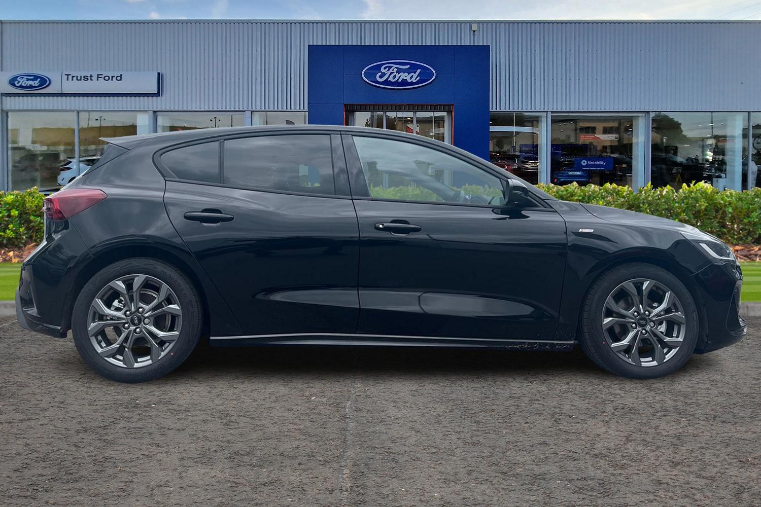 Ford FOCUS Photo 2