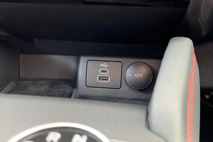 Ford Kuga Photo autoimg-ae88d7029f6f8338f6681f514b0b74552b50b6b8.jpg