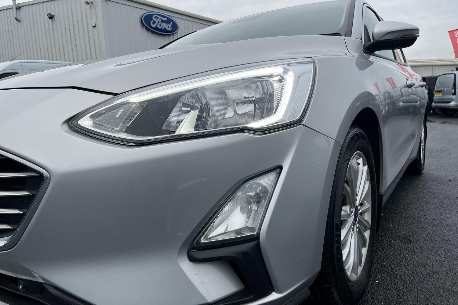 Ford FOCUS Photo 22