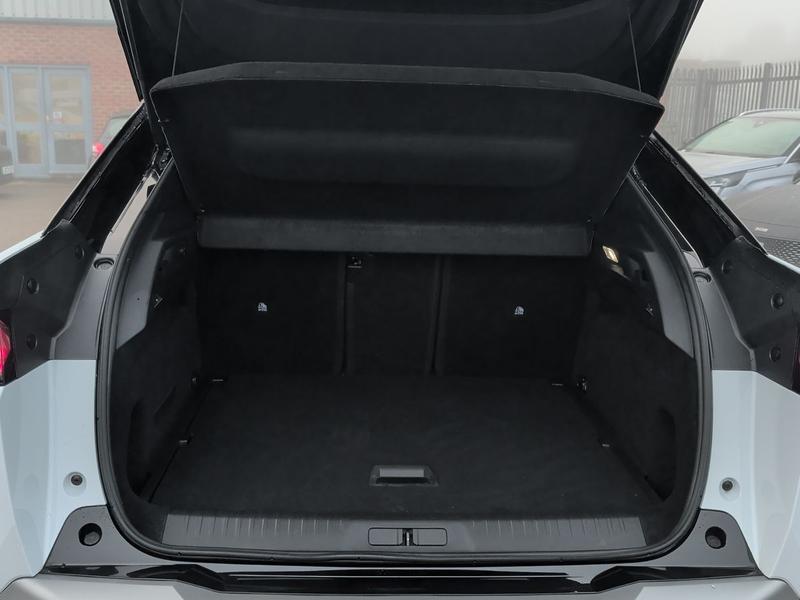 Used Peugeot E-3008 NV24VOB 19