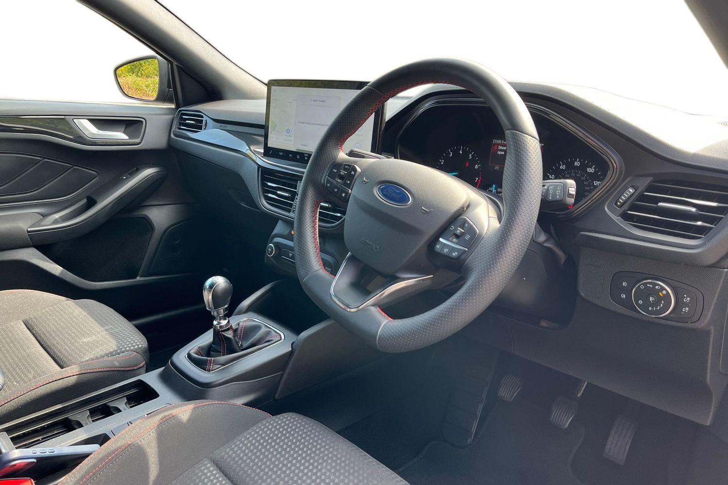 Ford FOCUS Photo 8
