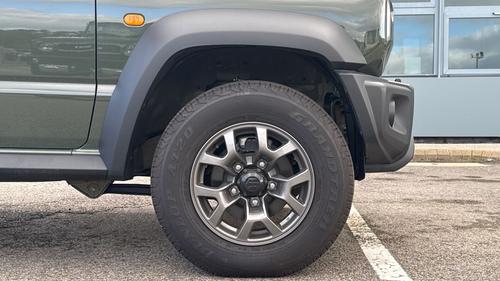 Suzuki Jimny Photo autoimg-ae9d6cec727032c1e6547c3cced8f64e54fe9060.jpg
