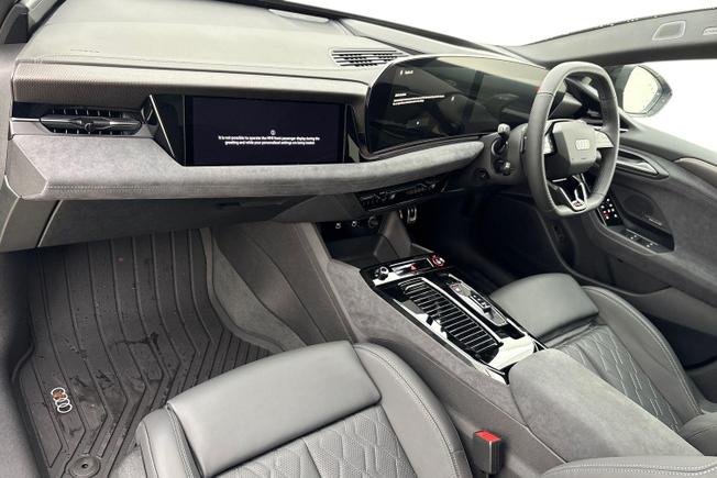AUDI S6 E-Tron Avant Photo 2