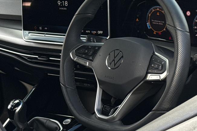 VOLKSWAGEN Golf Photo 36