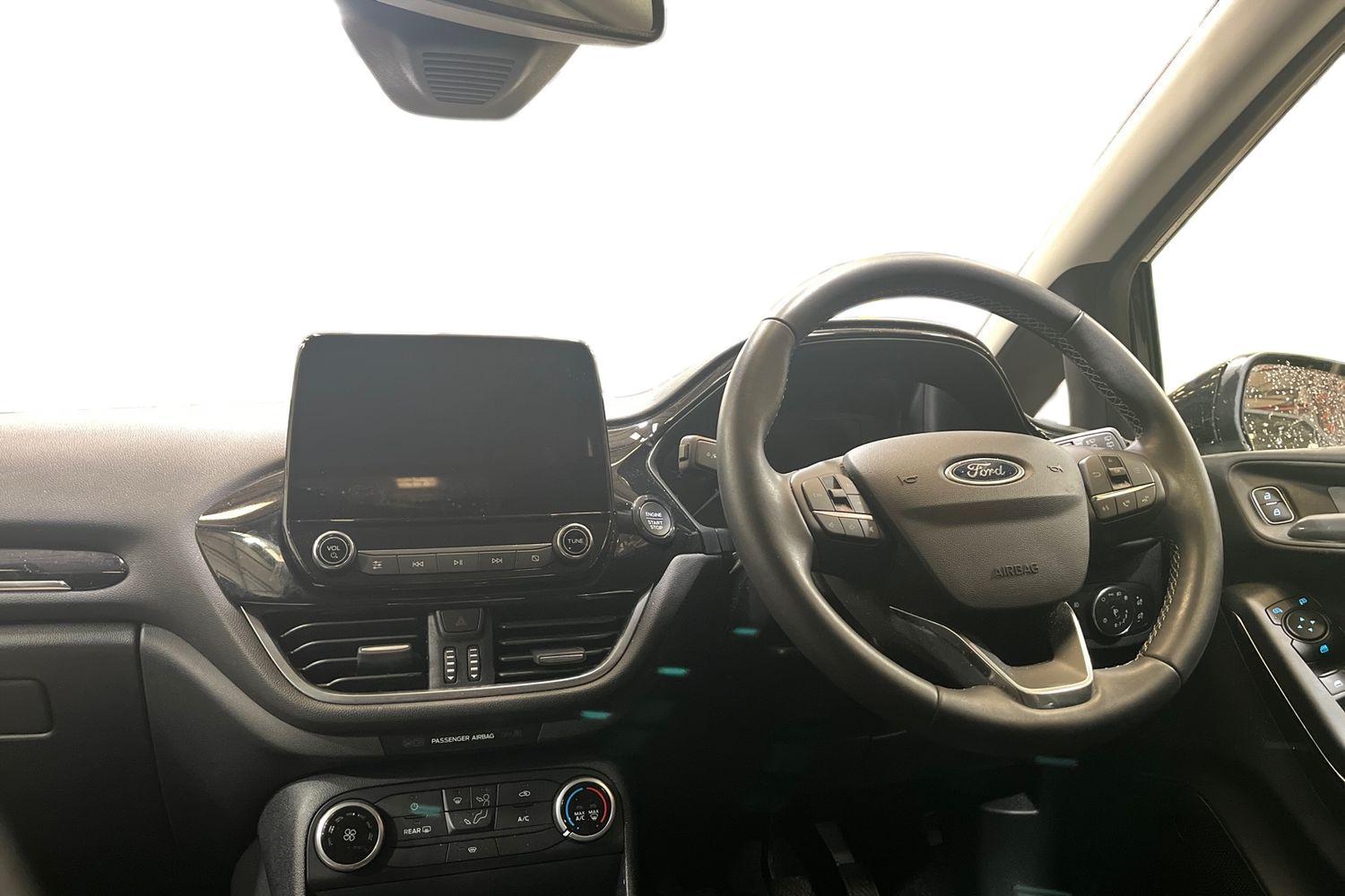 Ford FIESTA Photo 9