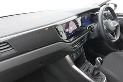 VOLKSWAGEN Polo Photo 2