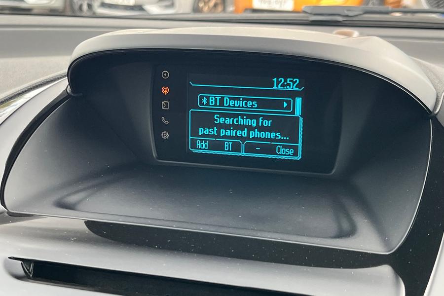 Ford B-MAX Photo autoimg-aeab8f0fce514c620e55bce90aec759b259b57ae.jpg