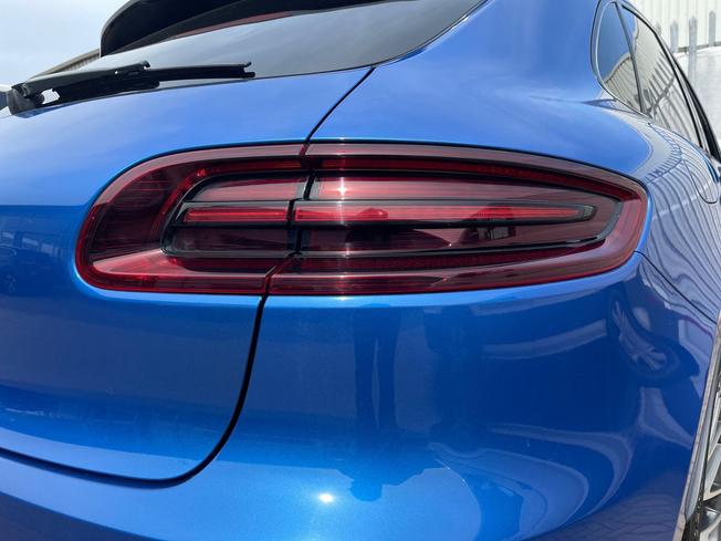 PORSCHE Macan Photo 18