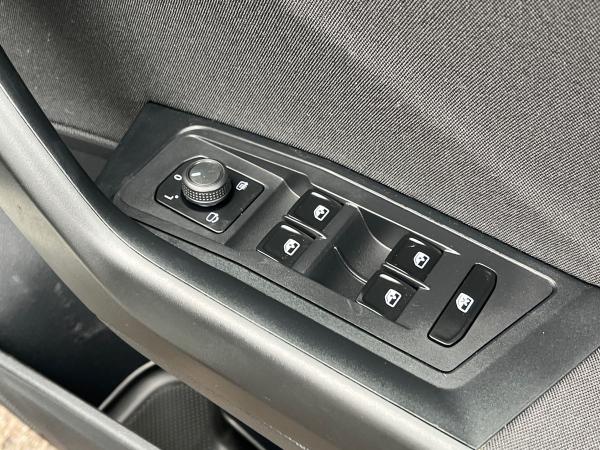Volkswagen T-Roc Photo autoimg-aeaf533c82d28b9560ca5f3c8aba8cb55b8d5e80.jpg