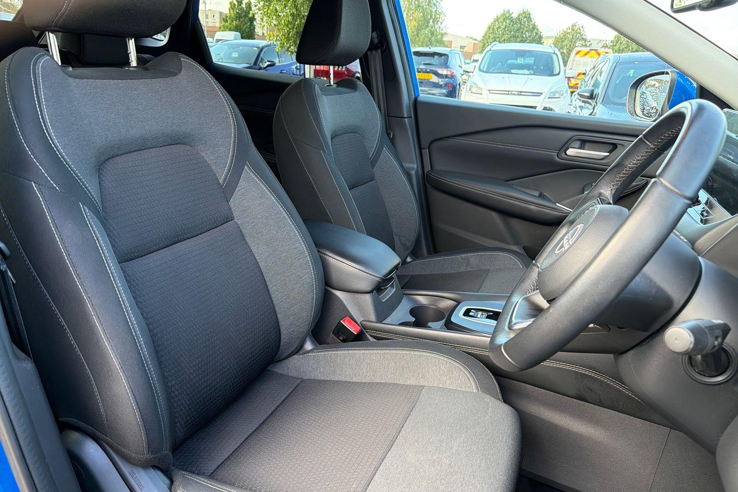 Nissan QASHQAI Photo 16