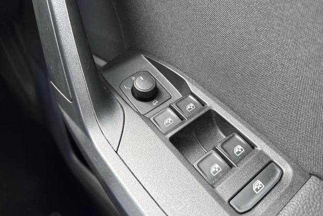 SEAT Ibiza Photo 24