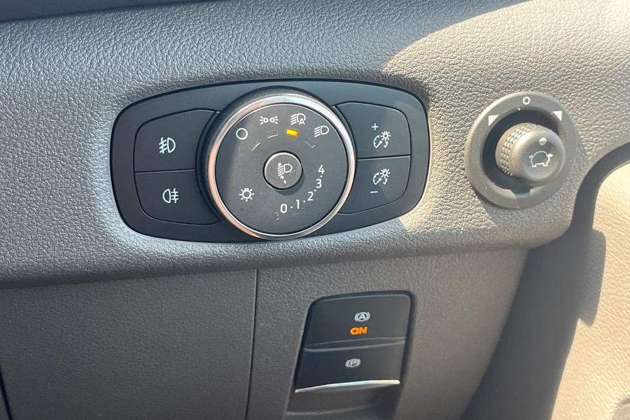 Ford TRANSIT Photo autoimg-aeb657bd129259a979dc03dfb8f8b9c9071b0b36.jpg