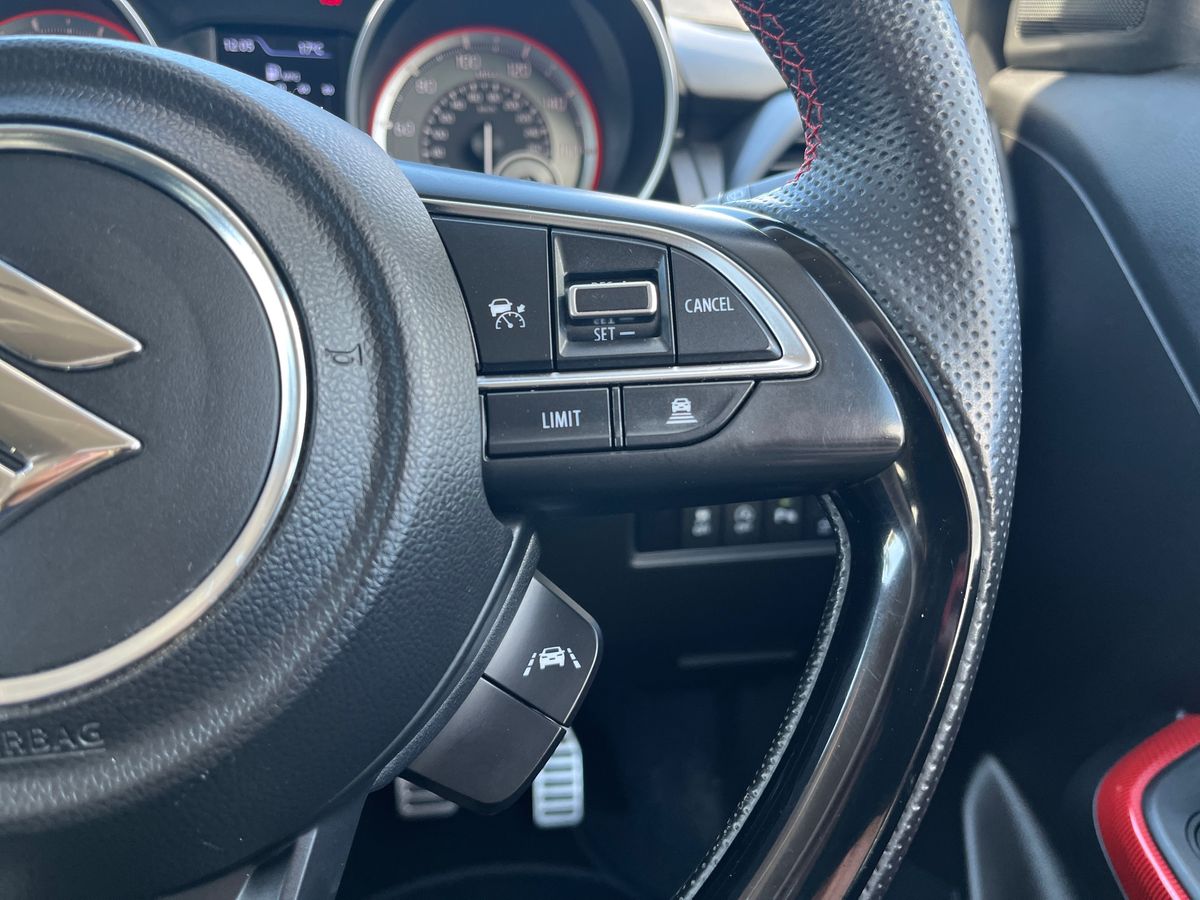 Suzuki Swift Photo 16