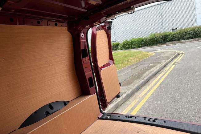 VOLKSWAGEN Caddy Photo 9