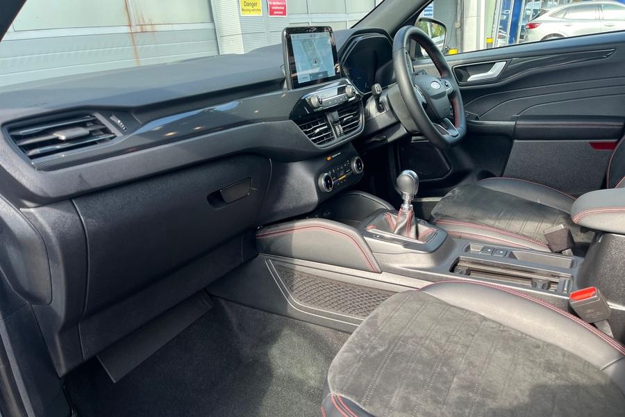 Ford KUGA Photo autoimg-aebcf23ebf656fb45c9254102955a43dd4b57ae7.jpg