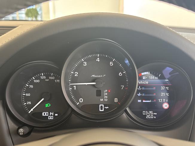PORSCHE Macan Photo 16
