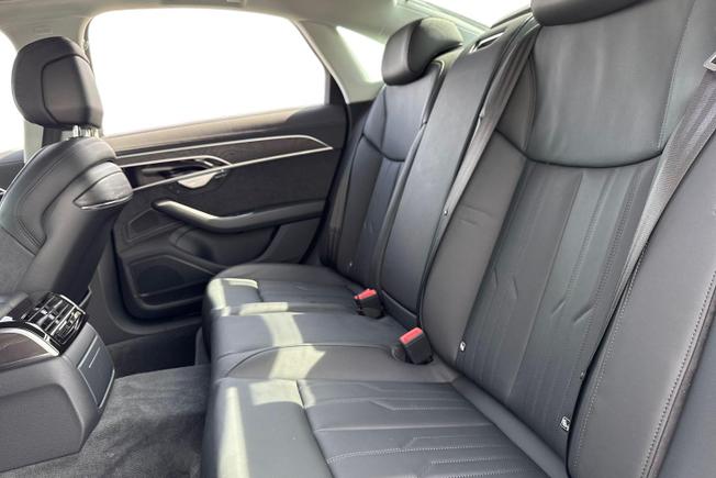 AUDI A8 Photo 9