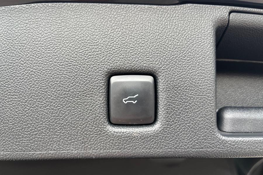 Ford Kuga Photo autoimg-aebfd6511aafd259410c0a6159f543ac12e89585.jpg
