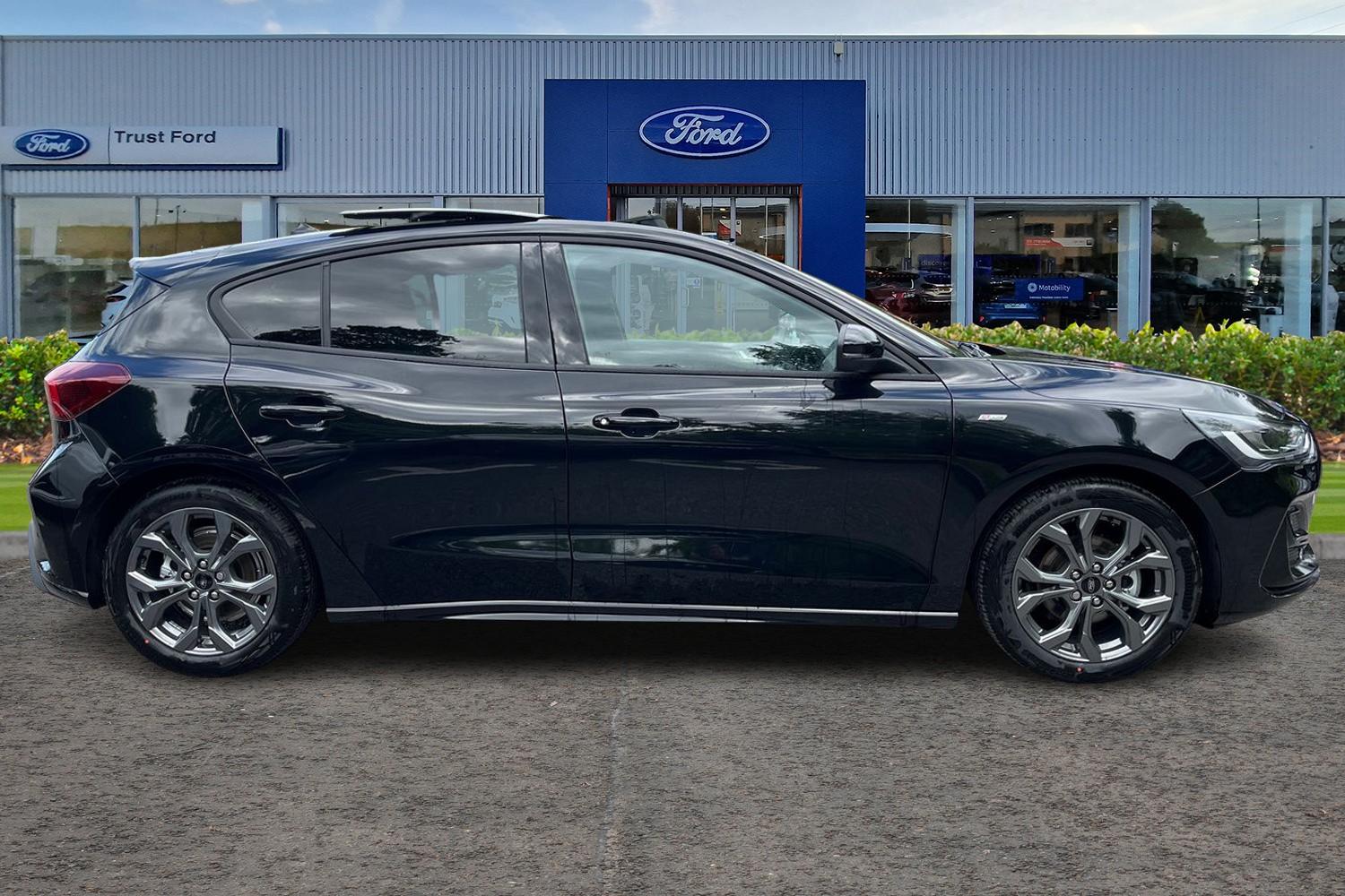 Ford Focus Photo 2