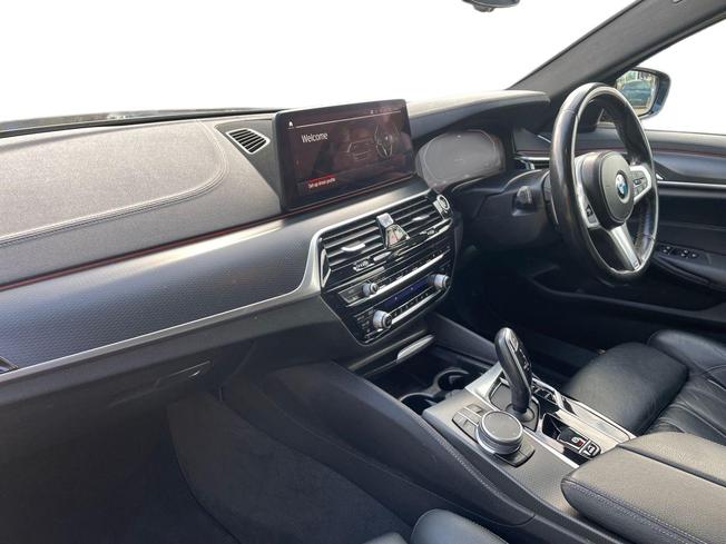 BMW 5 Series Photo 2