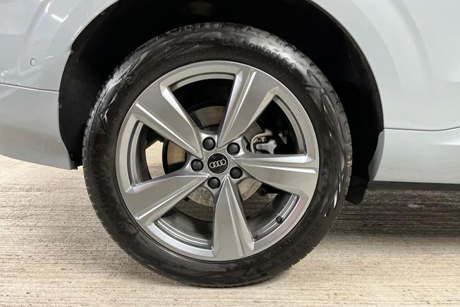 AUDI Q3 Photo 5