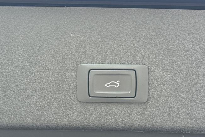 Audi e-tron Photo 27