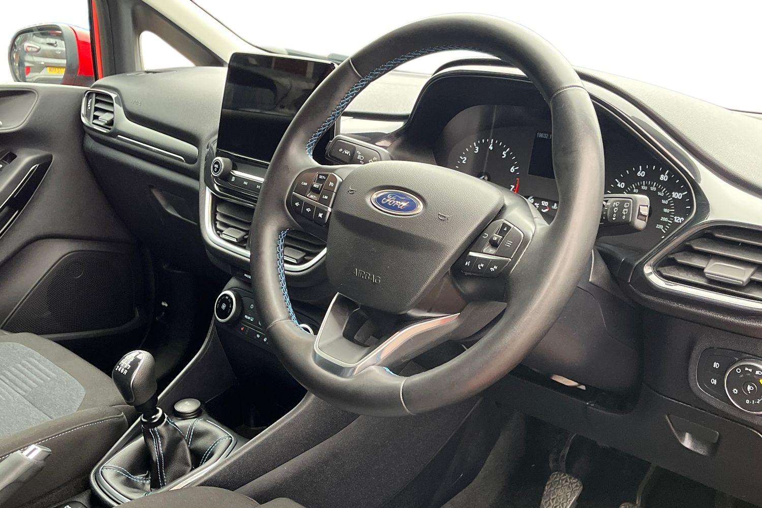 Ford FIESTA Photo 8