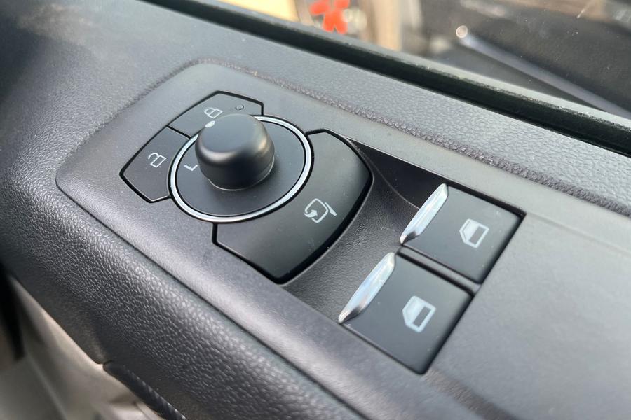 Ford TRANSIT CUSTOM Photo autoimg-aec4405c18abbd4dbc1a2e839bfb6253f5967281.jpg